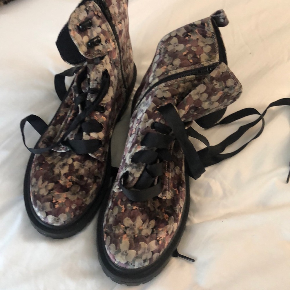 Velvet floral boots